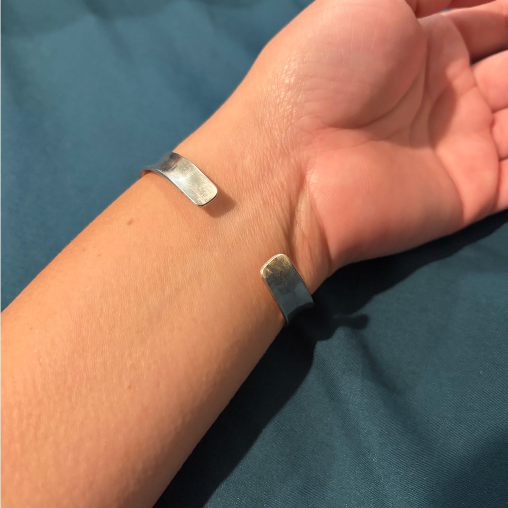 Elegant Silver Cuff Bracelet - Picture 3 of 5